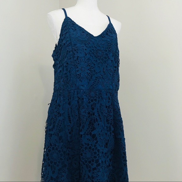 K Jordan Lace Dress - Picture 5 of 9